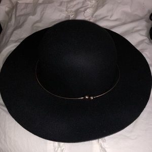 Women’s fashion hat